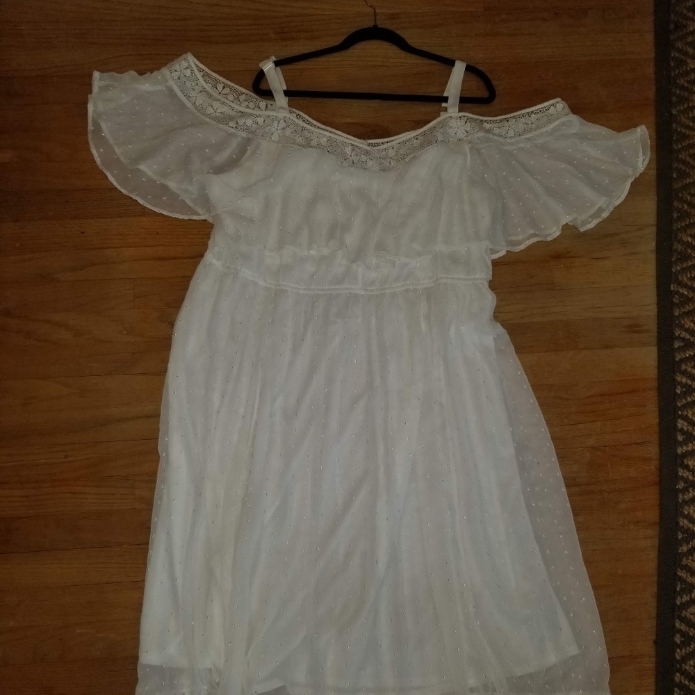 White boho gown Ashley nell tipton size 22